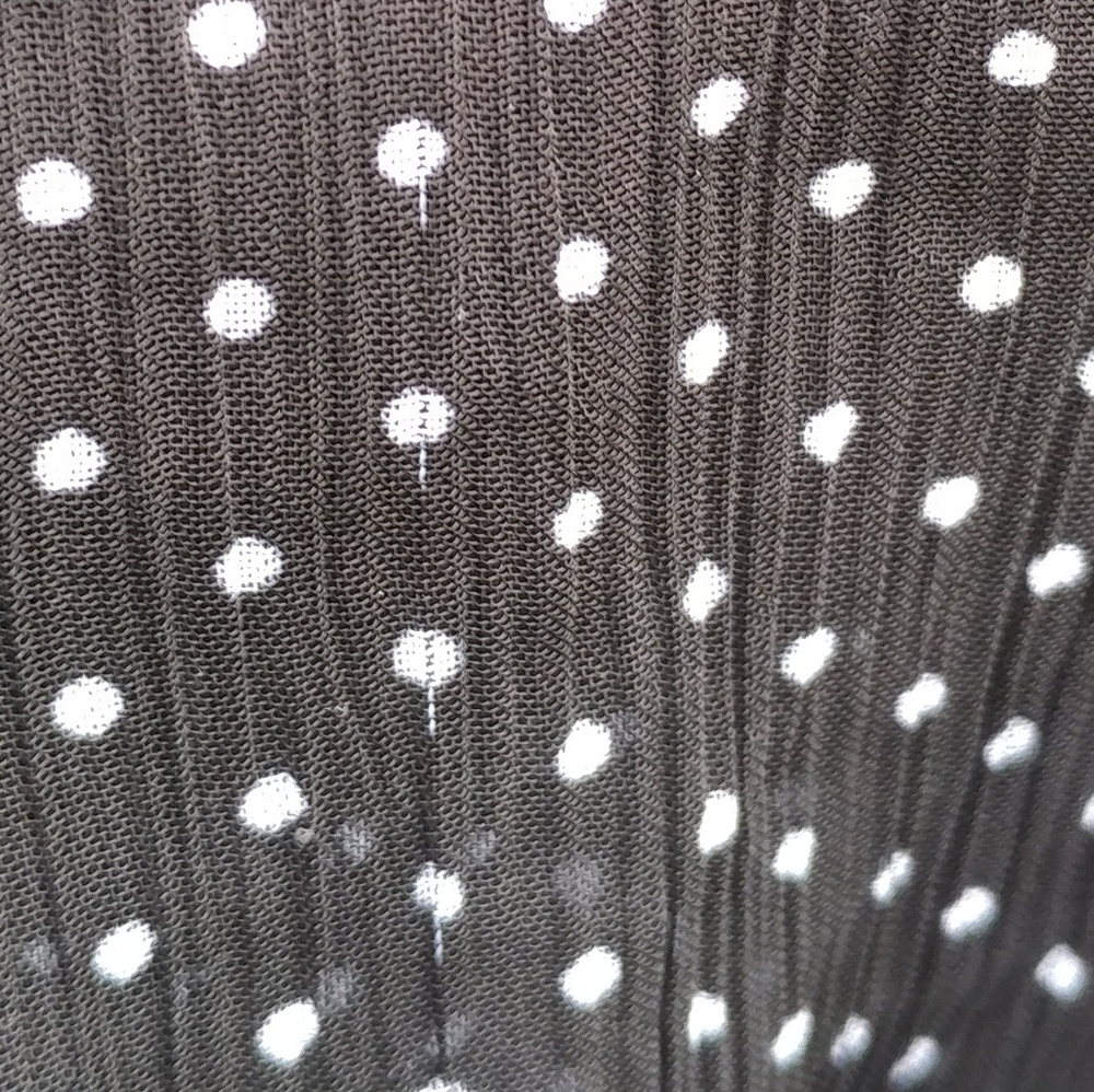 Dressbarn Top - size M - Picture 8 of 8